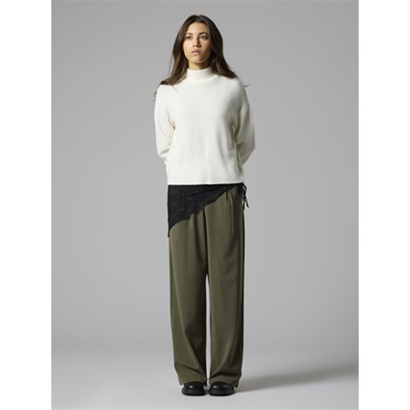 LMTD - NLF SLACE LIGHT SCARF, White